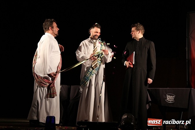 Zdjęcie w galerii na portalu naszraciborz.pl: Ślązisz is easy, czyli występ Kabaretu Młodych Pan&oacute;w w Kuźni Raciborskiej wiadomości z regionu