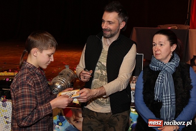 Zdjęcie w galerii na portalu naszraciborz.pl: Ślązisz is easy, czyli występ Kabaretu Młodych Pan&oacute;w w Kuźni Raciborskiej wiadomości z regionu