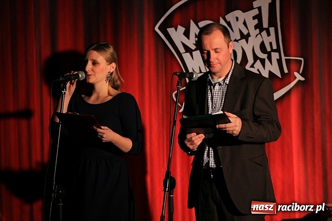 Zdjęcie w galerii na portalu naszraciborz.pl: Ślązisz is easy, czyli występ Kabaretu Młodych Pan&oacute;w w Kuźni Raciborskiej wiadomości z regionu