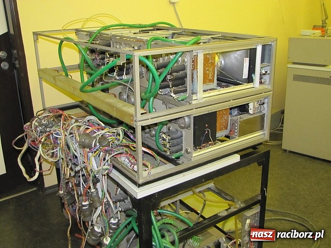 Zdjęcie w galerii na portalu naszraciborz.pl: Nowy mikroskop dla pracowni w Gimnazjum nr 3 wiadomości z regionu