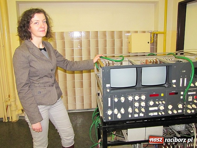 Zdjęcie w galerii na portalu naszraciborz.pl: Nowy mikroskop dla pracowni w Gimnazjum nr 3 wiadomości z regionu