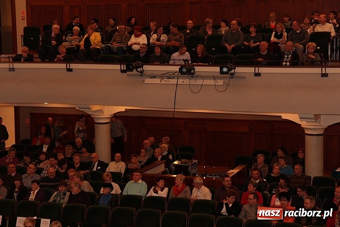Zdjęcie w galerii na portalu naszraciborz.pl: Pełna sala śmiechu na Dańcu w RCK wiadomości z regionu