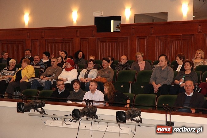 Zdjęcie w galerii na portalu naszraciborz.pl: Pełna sala śmiechu na Dańcu w RCK wiadomości z regionu