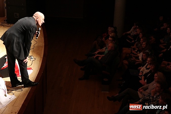 Zdjęcie w galerii na portalu naszraciborz.pl: Pełna sala śmiechu na Dańcu w RCK wiadomości z regionu