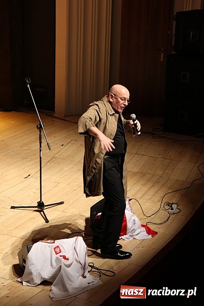 Zdjęcie w galerii na portalu naszraciborz.pl: Pełna sala śmiechu na Dańcu w RCK wiadomości z regionu