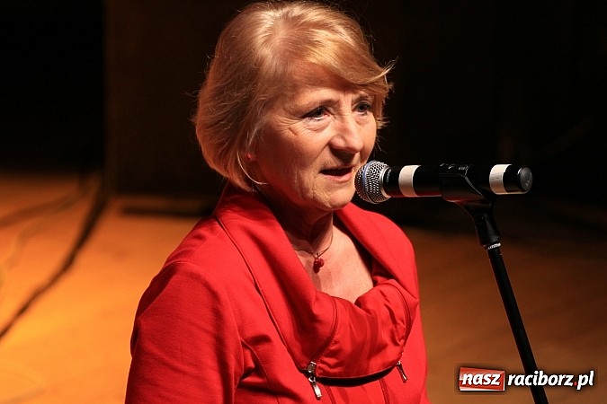 Zdjęcie w galerii na portalu naszraciborz.pl: Pełna sala śmiechu na Dańcu w RCK wiadomości z regionu