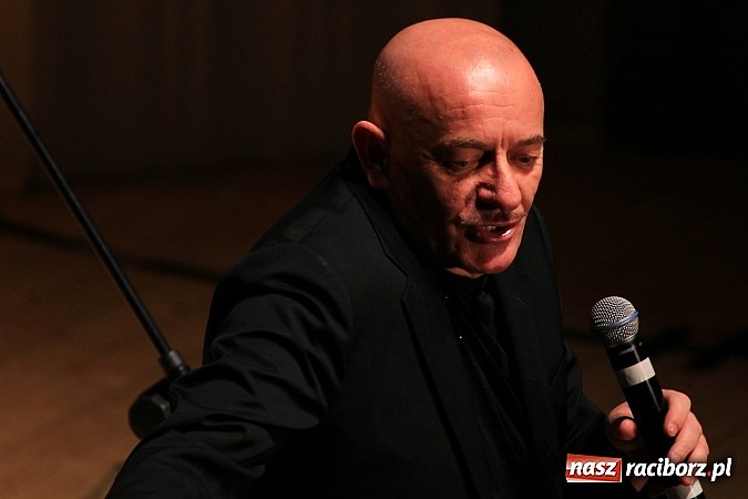 Zdjęcie w galerii na portalu naszraciborz.pl: Pełna sala śmiechu na Dańcu w RCK wiadomości z regionu