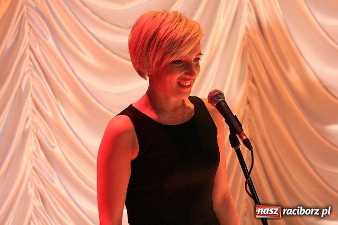 Zdjęcie w galerii na portalu naszraciborz.pl: Pełna sala śmiechu na Dańcu w RCK wiadomości z regionu