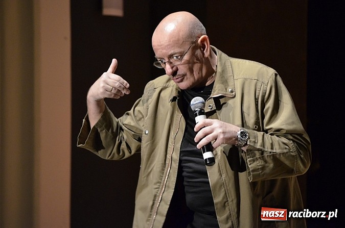 Zdjęcie w galerii na portalu naszraciborz.pl: Pełna sala śmiechu na Dańcu w RCK wiadomości z regionu