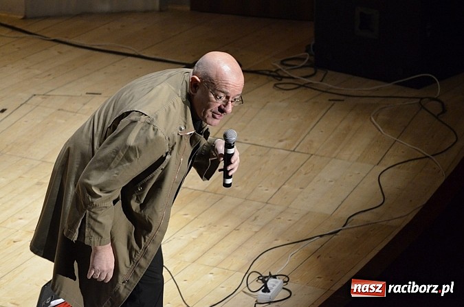 Zdjęcie w galerii na portalu naszraciborz.pl: Pełna sala śmiechu na Dańcu w RCK wiadomości z regionu