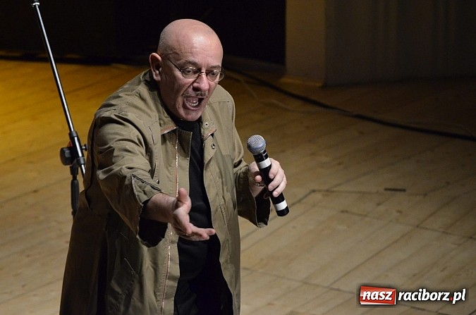 Zdjęcie w galerii na portalu naszraciborz.pl: Pełna sala śmiechu na Dańcu w RCK wiadomości z regionu