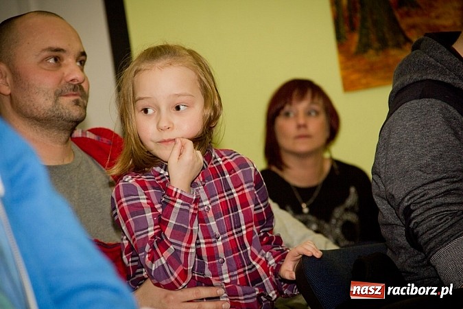 Zdjęcie w galerii na portalu naszraciborz.pl: Wieczór premier na scenie MDK-u wiadomości z regionu