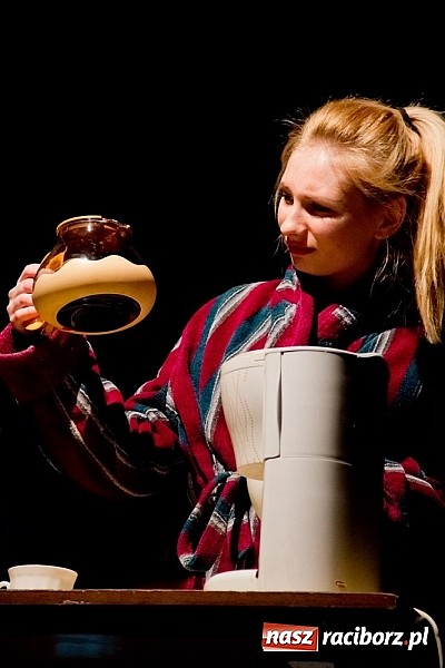 Zdjęcie w galerii na portalu naszraciborz.pl: Wieczór premier na scenie MDK-u wiadomości z regionu