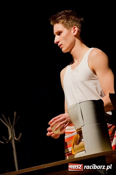 Zdjęcie w galerii na portalu naszraciborz.pl: Wieczór premier na scenie MDK-u wiadomości z regionu