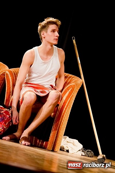 Zdjęcie w galerii na portalu naszraciborz.pl: Wieczór premier na scenie MDK-u wiadomości z regionu