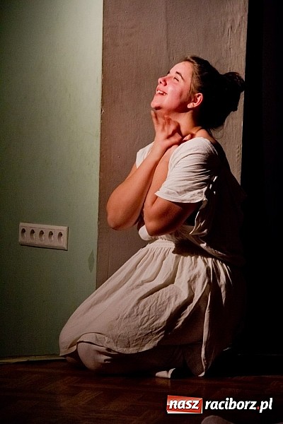 Zdjęcie w galerii na portalu naszraciborz.pl: Wieczór premier na scenie MDK-u wiadomości z regionu