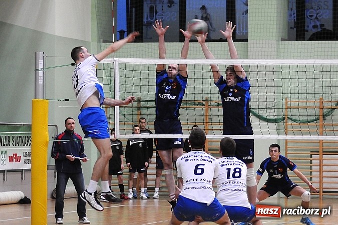 Zdjęcie w galerii na portalu naszraciborz.pl: Siatkarze AZS-u Rafako znów bez punktów wiadomości z regionu