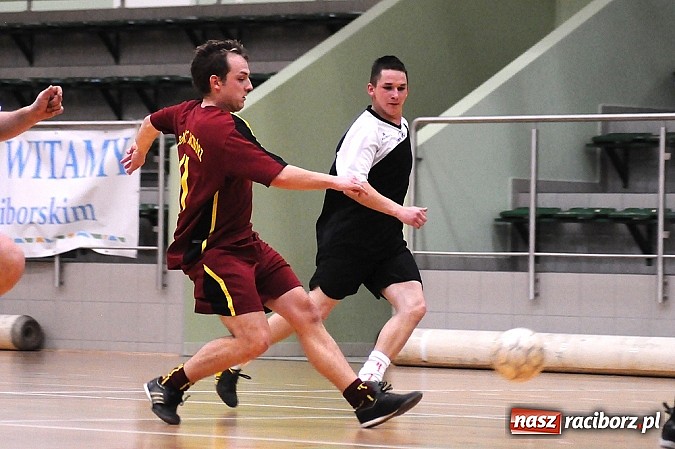 Zdjęcie w galerii na portalu naszraciborz.pl: Niespodzianka w HLPN. Hyrbud popsuł plany Pokryciom wiadomości z regionu