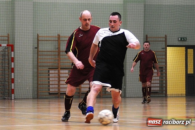 Zdjęcie w galerii na portalu naszraciborz.pl: Niespodzianka w HLPN. Hyrbud popsuł plany Pokryciom wiadomości z regionu