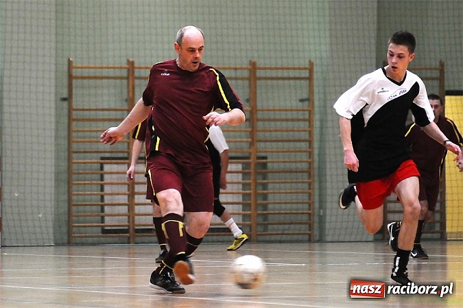 Zdjęcie w galerii na portalu naszraciborz.pl: Niespodzianka w HLPN. Hyrbud popsuł plany Pokryciom wiadomości z regionu