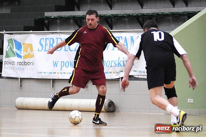 Zdjęcie w galerii na portalu naszraciborz.pl: Niespodzianka w HLPN. Hyrbud popsuł plany Pokryciom wiadomości z regionu
