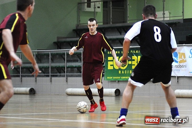 Zdjęcie w galerii na portalu naszraciborz.pl: Niespodzianka w HLPN. Hyrbud popsuł plany Pokryciom wiadomości z regionu