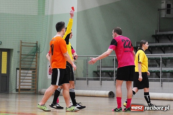 Zdjęcie w galerii na portalu naszraciborz.pl: Niespodzianka w HLPN. Hyrbud popsuł plany Pokryciom wiadomości z regionu