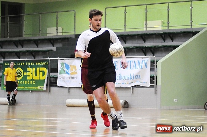 Zdjęcie w galerii na portalu naszraciborz.pl: Niespodzianka w HLPN. Hyrbud popsuł plany Pokryciom wiadomości z regionu