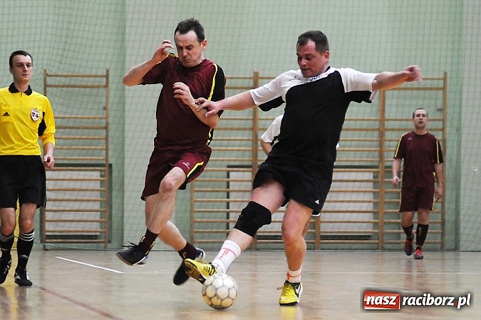 Zdjęcie w galerii na portalu naszraciborz.pl: Niespodzianka w HLPN. Hyrbud popsuł plany Pokryciom wiadomości z regionu