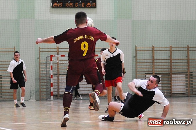 Zdjęcie w galerii na portalu naszraciborz.pl: Niespodzianka w HLPN. Hyrbud popsuł plany Pokryciom wiadomości z regionu