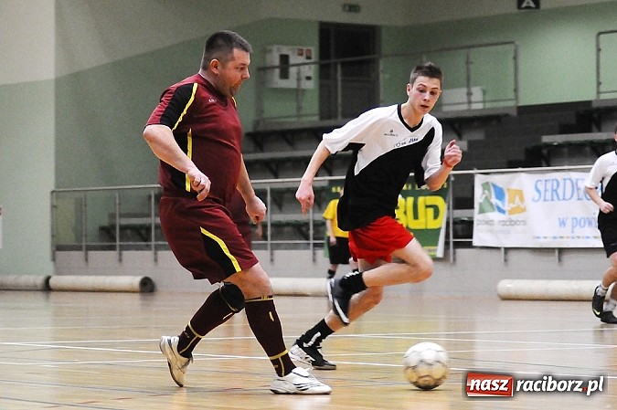 Zdjęcie w galerii na portalu naszraciborz.pl: Niespodzianka w HLPN. Hyrbud popsuł plany Pokryciom wiadomości z regionu