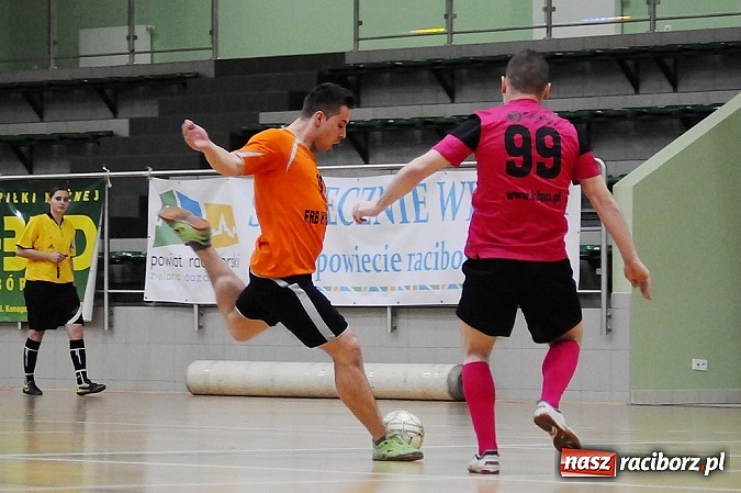 Zdjęcie w galerii na portalu naszraciborz.pl: Niespodzianka w HLPN. Hyrbud popsuł plany Pokryciom wiadomości z regionu