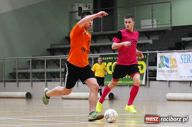 Zdjęcie w galerii na portalu naszraciborz.pl: Niespodzianka w HLPN. Hyrbud popsuł plany Pokryciom wiadomości z regionu