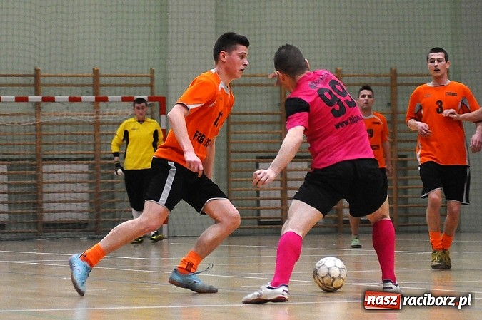 Zdjęcie w galerii na portalu naszraciborz.pl: Niespodzianka w HLPN. Hyrbud popsuł plany Pokryciom wiadomości z regionu