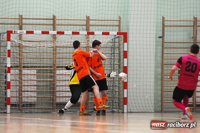 Zdjęcie w galerii na portalu naszraciborz.pl: Niespodzianka w HLPN. Hyrbud popsuł plany Pokryciom wiadomości z regionu