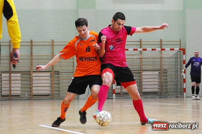 Zdjęcie w galerii na portalu naszraciborz.pl: Niespodzianka w HLPN. Hyrbud popsuł plany Pokryciom wiadomości z regionu