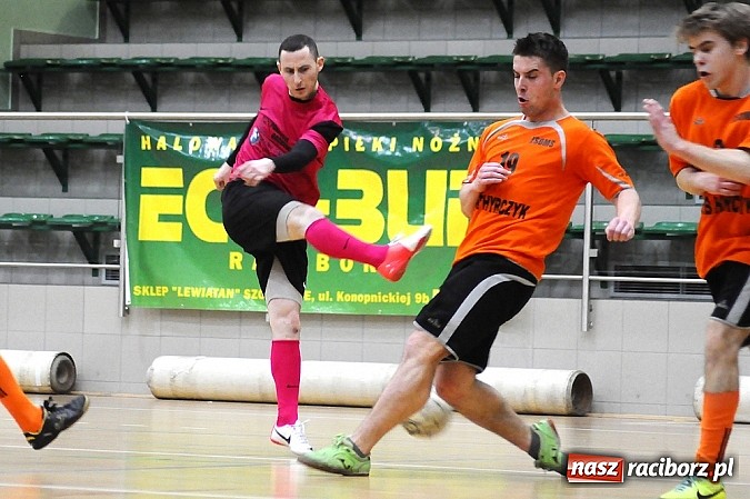 Zdjęcie w galerii na portalu naszraciborz.pl: Niespodzianka w HLPN. Hyrbud popsuł plany Pokryciom wiadomości z regionu