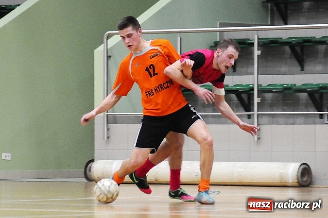 Zdjęcie w galerii na portalu naszraciborz.pl: Niespodzianka w HLPN. Hyrbud popsuł plany Pokryciom wiadomości z regionu