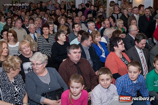 Zdjęcie w galerii na portalu naszraciborz.pl: Kabaret z Bolesławia rozbawił w Tworkowie publiczność do łez wiadomości z regionu
