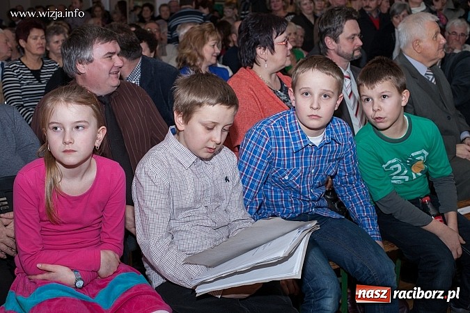 Zdjęcie w galerii na portalu naszraciborz.pl: Kabaret z Bolesławia rozbawił w Tworkowie publiczność do łez wiadomości z regionu