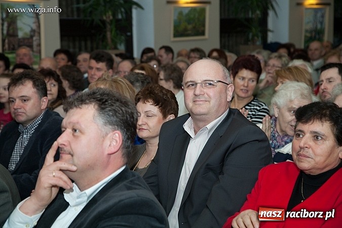 Zdjęcie w galerii na portalu naszraciborz.pl: Kabaret z Bolesławia rozbawił w Tworkowie publiczność do łez wiadomości z regionu