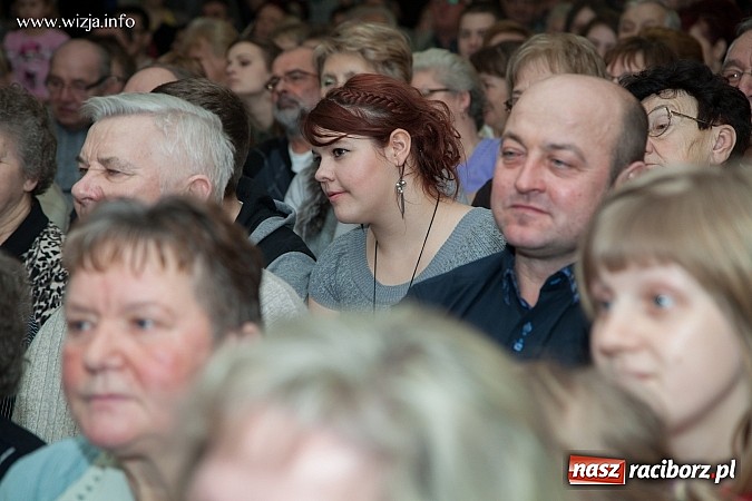 Zdjęcie w galerii na portalu naszraciborz.pl: Kabaret z Bolesławia rozbawił w Tworkowie publiczność do łez wiadomości z regionu