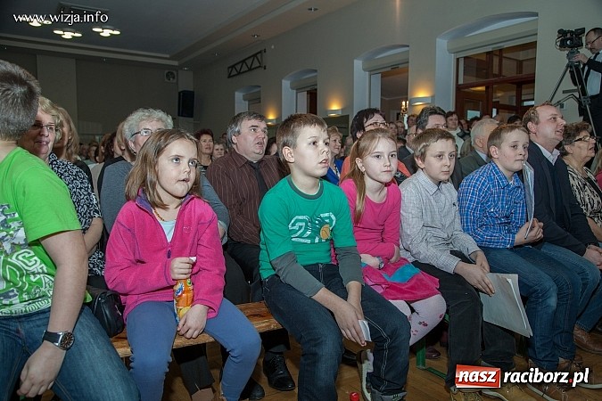 Zdjęcie w galerii na portalu naszraciborz.pl: Kabaret z Bolesławia rozbawił w Tworkowie publiczność do łez wiadomości z regionu