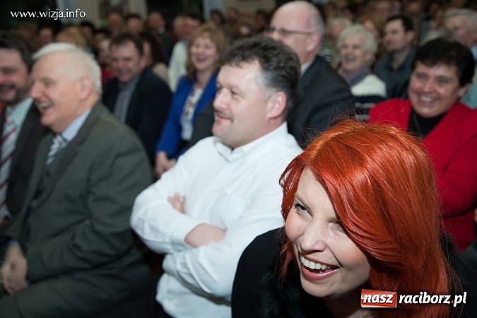 Zdjęcie w galerii na portalu naszraciborz.pl: Kabaret z Bolesławia rozbawił w Tworkowie publiczność do łez wiadomości z regionu