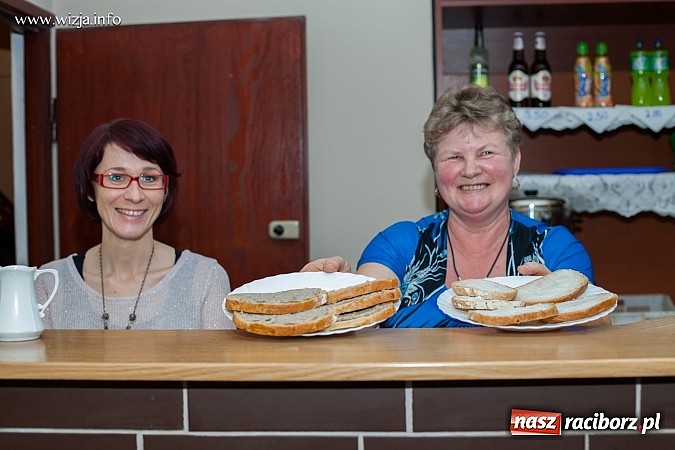 Zdjęcie w galerii na portalu naszraciborz.pl: Kabaret z Bolesławia rozbawił w Tworkowie publiczność do łez wiadomości z regionu