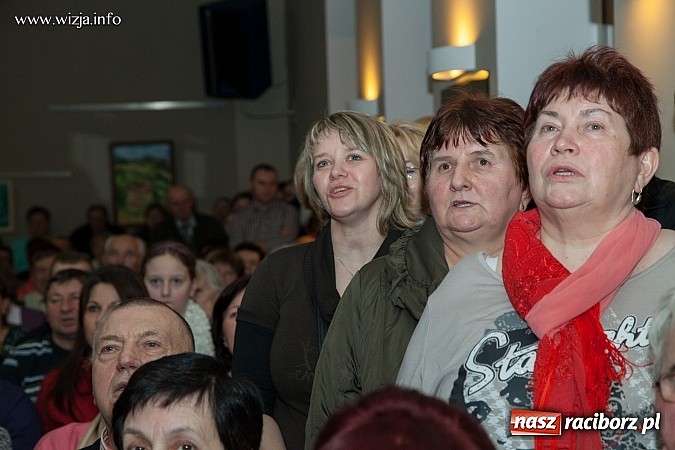 Zdjęcie w galerii na portalu naszraciborz.pl: Kabaret z Bolesławia rozbawił w Tworkowie publiczność do łez wiadomości z regionu