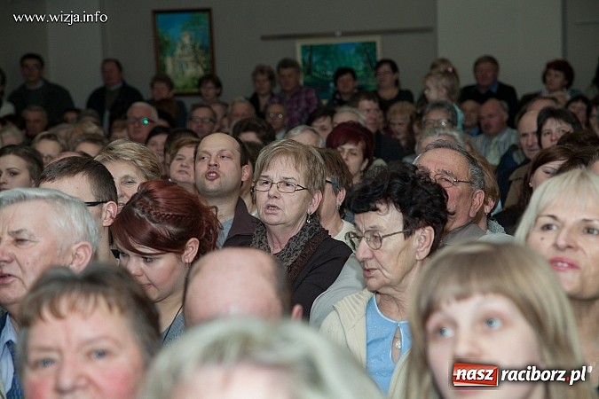 Zdjęcie w galerii na portalu naszraciborz.pl: Kabaret z Bolesławia rozbawił w Tworkowie publiczność do łez wiadomości z regionu