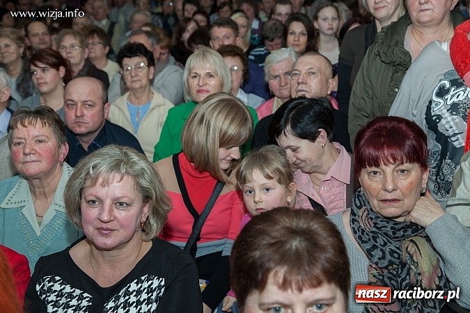 Zdjęcie w galerii na portalu naszraciborz.pl: Kabaret z Bolesławia rozbawił w Tworkowie publiczność do łez wiadomości z regionu
