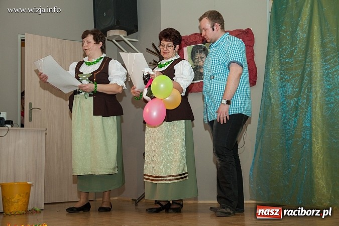 Zdjęcie w galerii na portalu naszraciborz.pl: Kabaret z Bolesławia rozbawił w Tworkowie publiczność do łez wiadomości z regionu