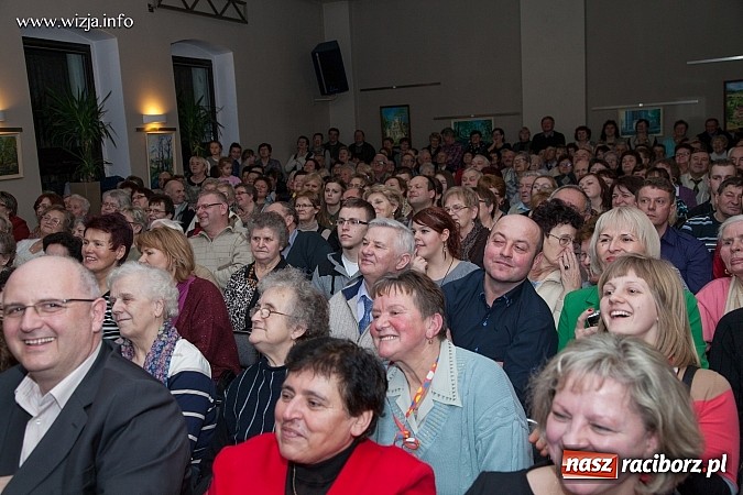 Zdjęcie w galerii na portalu naszraciborz.pl: Kabaret z Bolesławia rozbawił w Tworkowie publiczność do łez wiadomości z regionu